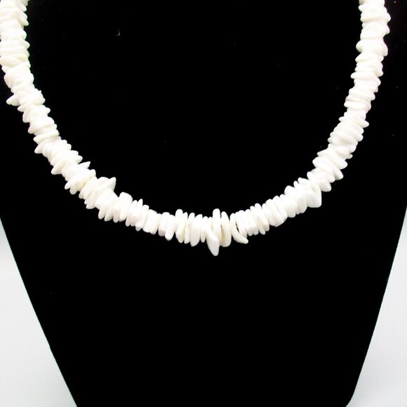 Puka Natural White Shell Heishi Bead Necklace 17.5" - Picture 2 of 4